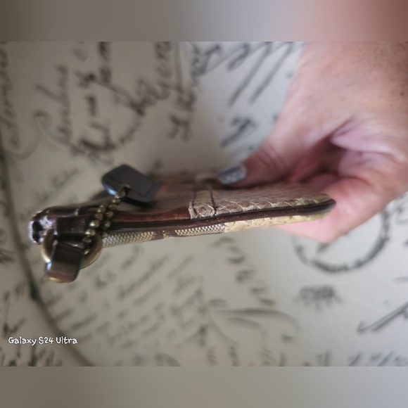 COACH Mix Patchwork  Leopard Leather Signature Wristlet Universal EUC - Picture 5 of 6